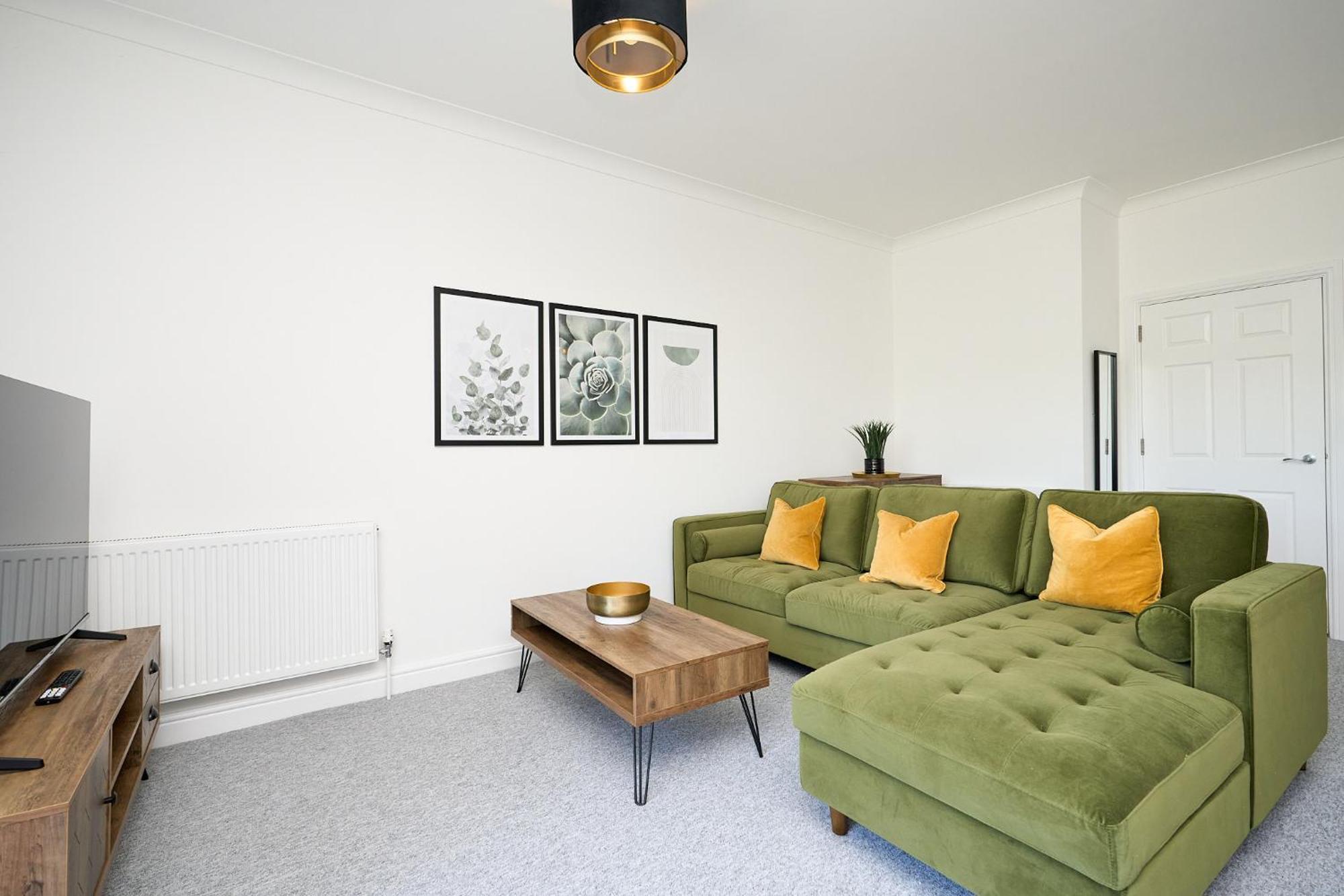 Spacious 1 Bed Apt - Stunning Views & Private Parking - 5 Mins To Beach - Dog Friendly - Close To Ventnor, Shanklin & Sandown - Ideal For Friends, Families & Business Travellers - Sleeps Up To 4 Guests - Managed By "Greenstay Serviced Accommodation" Bonchurch Exteriér fotografie