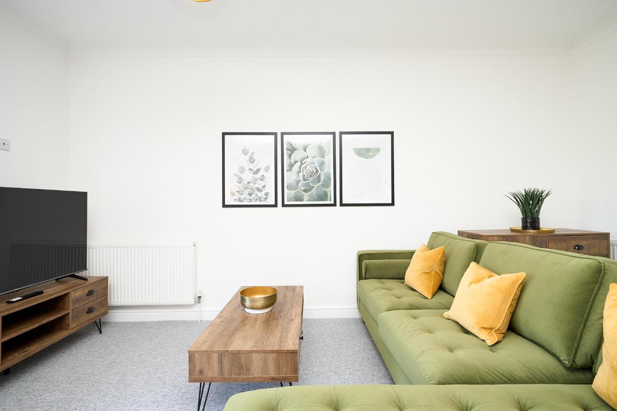 Spacious 1 Bed Apt - Stunning Views & Private Parking - 5 Mins To Beach - Dog Friendly - Close To Ventnor, Shanklin & Sandown - Ideal For Friends, Families & Business Travellers - Sleeps Up To 4 Guests - Managed By "Greenstay Serviced Accommodation" Bonchurch Exteriér fotografie